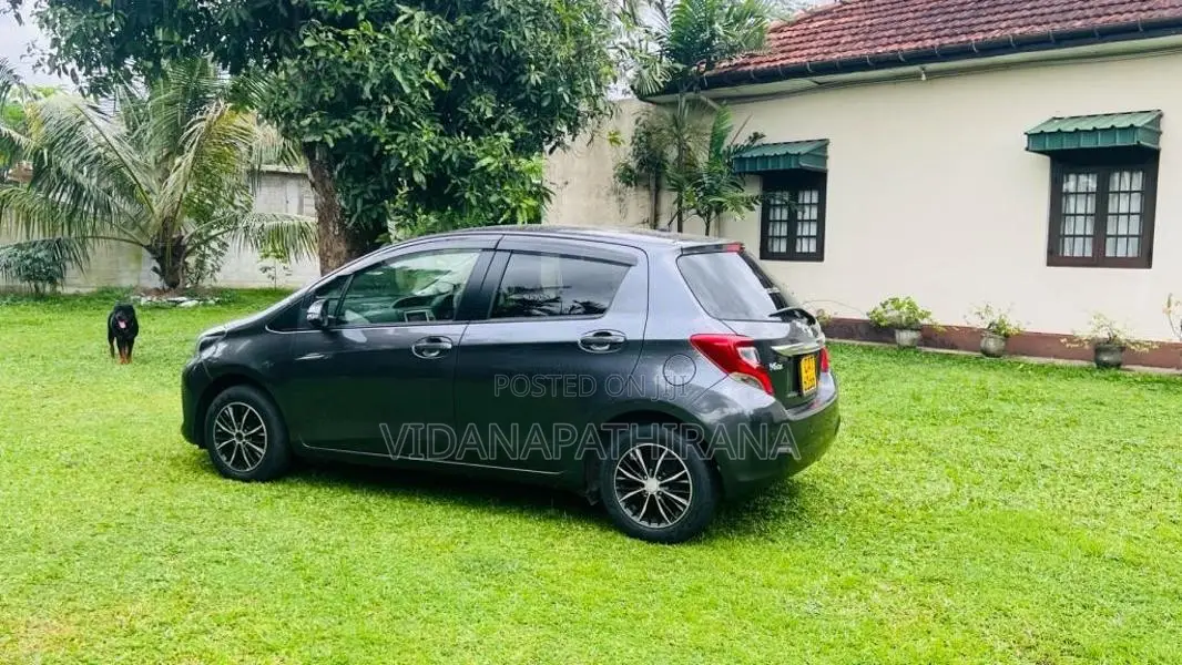 Toyota Vitz U Grade 2017 Car (Used)