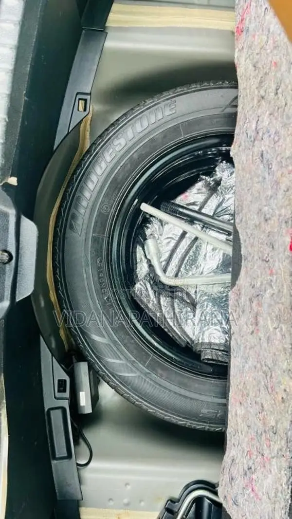 Toyota Vitz U Grade 2017 Car (Used)