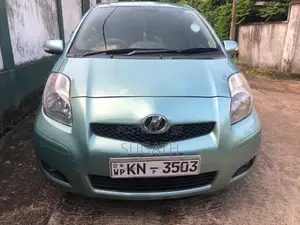 Toyota Vitz 2008 Car (Used)