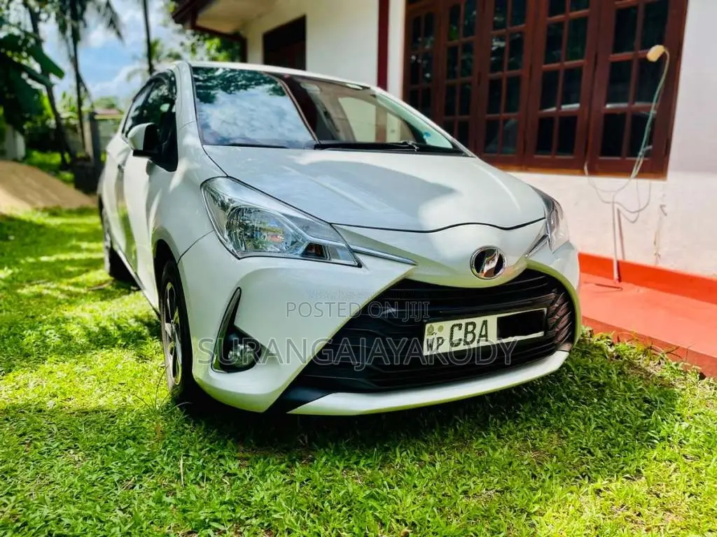 Toyota Vitz 2018 Car (Used)