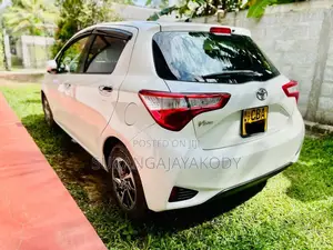 Toyota Vitz 2018 Car (Used)