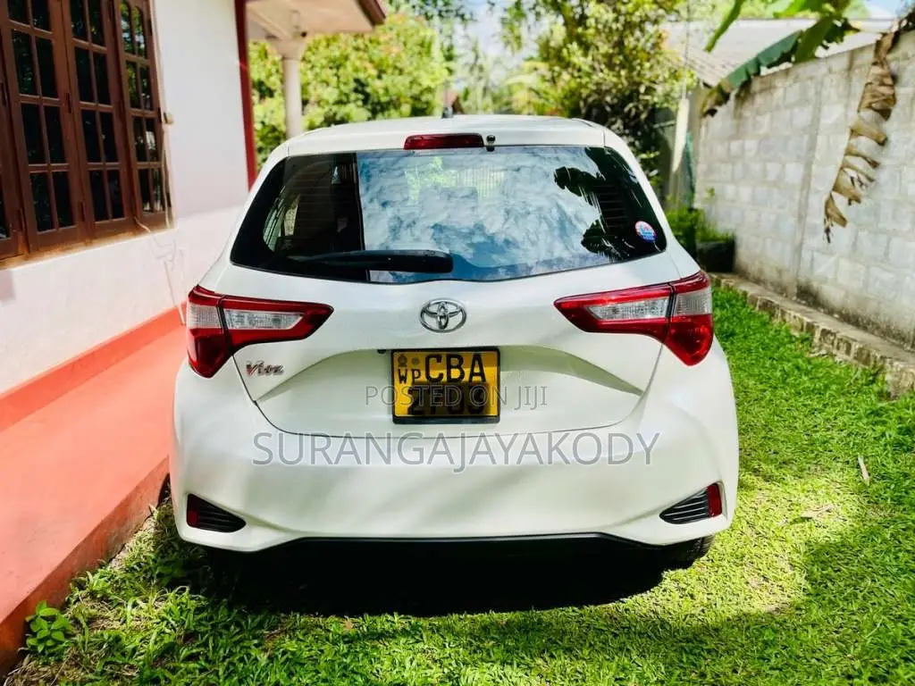 Toyota Vitz 2018 Car (Used)