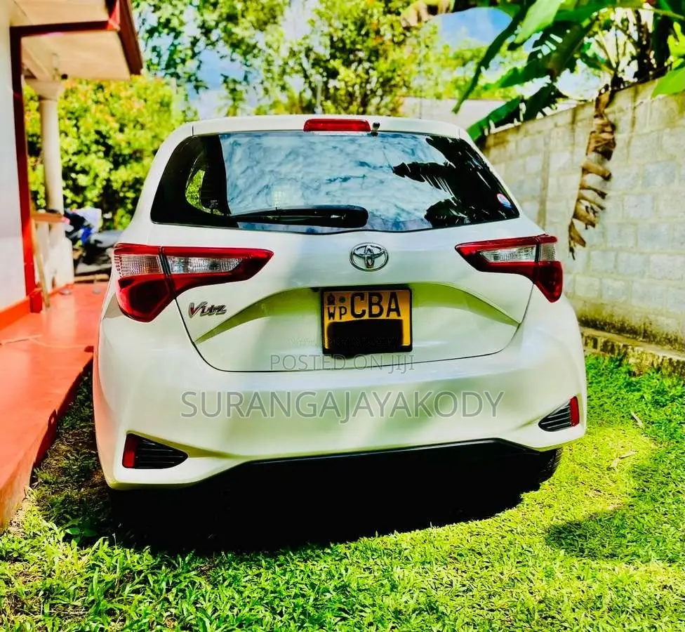 Toyota Vitz 2018 Car (Used)