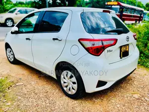 Toyota Vitz 2018 Car (Used)