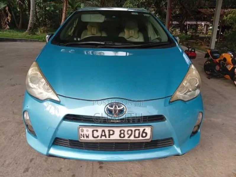 Toyota Aqua 2012 Car (Used)