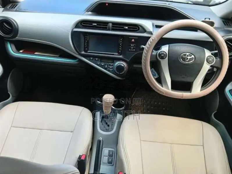 Toyota Aqua 2012 Car (Used)