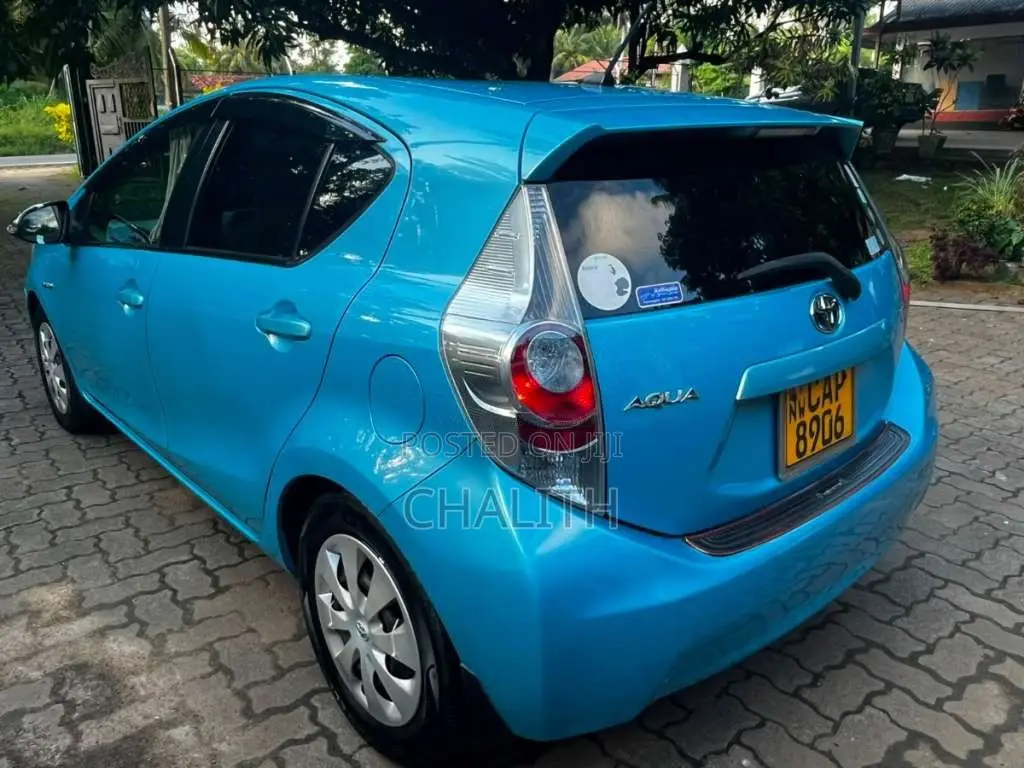 Toyota Aqua 2012 Car (Used)