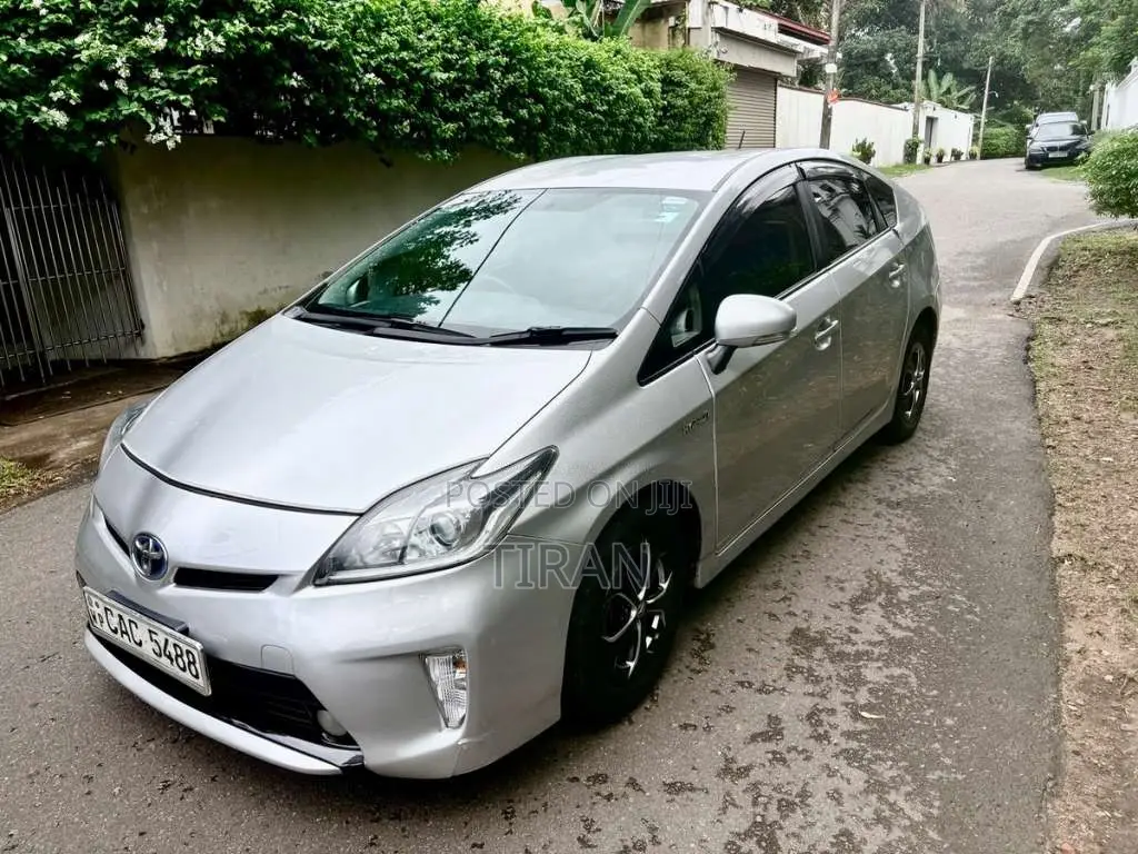 Toyota Prius 2012 Car (Used)