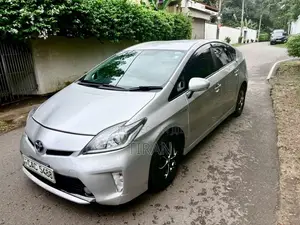 Toyota Prius 2012 Car (Used)