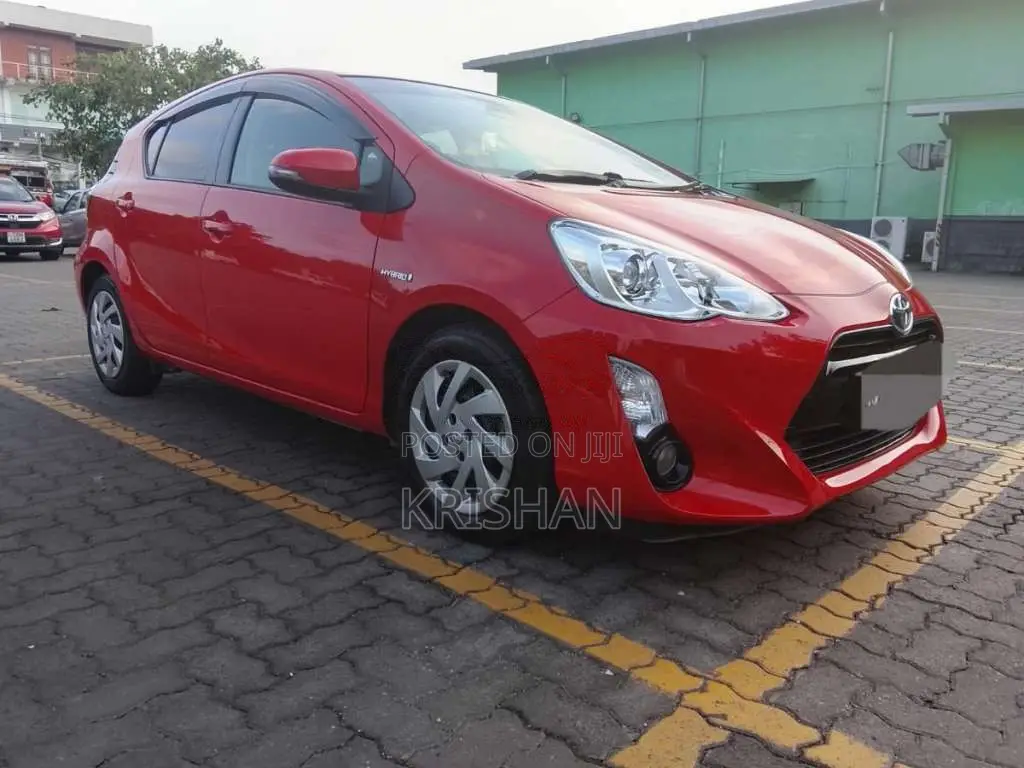 Toyota Aqua 2015 Car (Used)