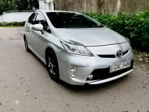 Toyota Prius 2012 Car (Used)