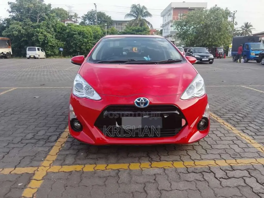 Toyota Aqua 2015 Car (Used)