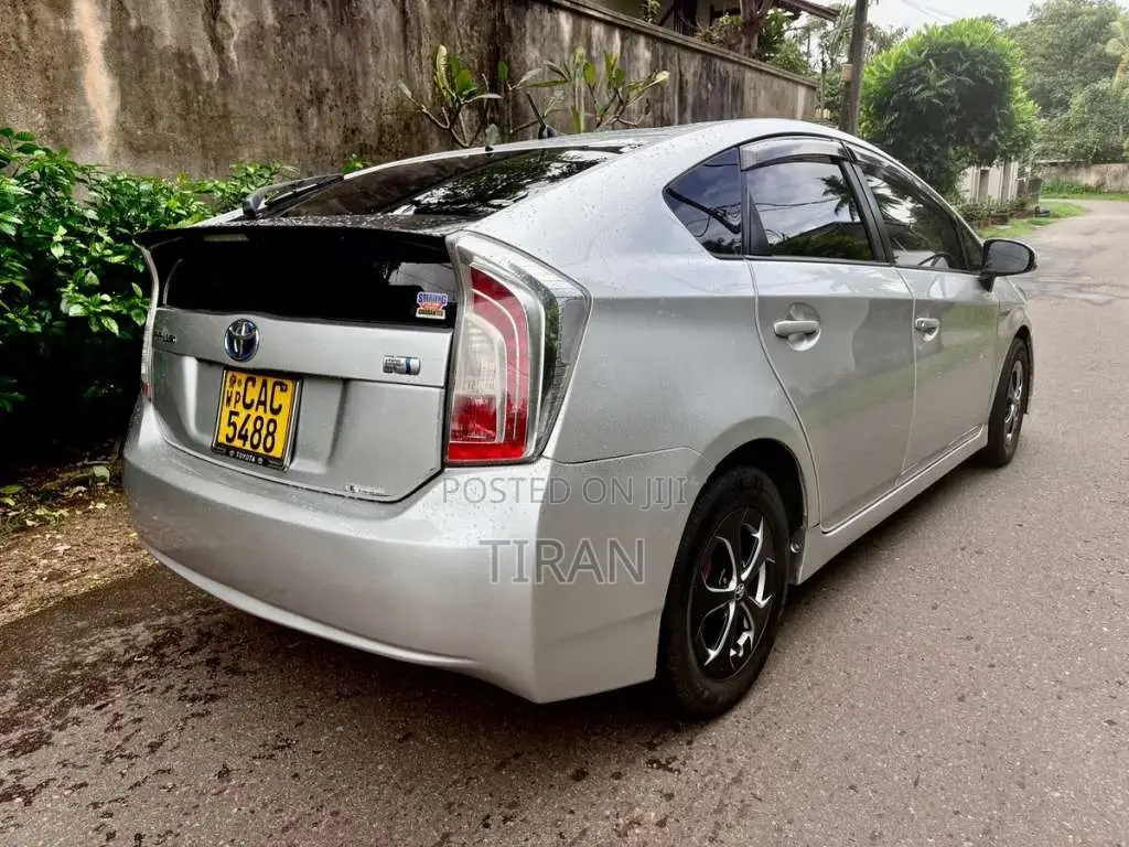 Toyota Prius 2012 Car (Used)