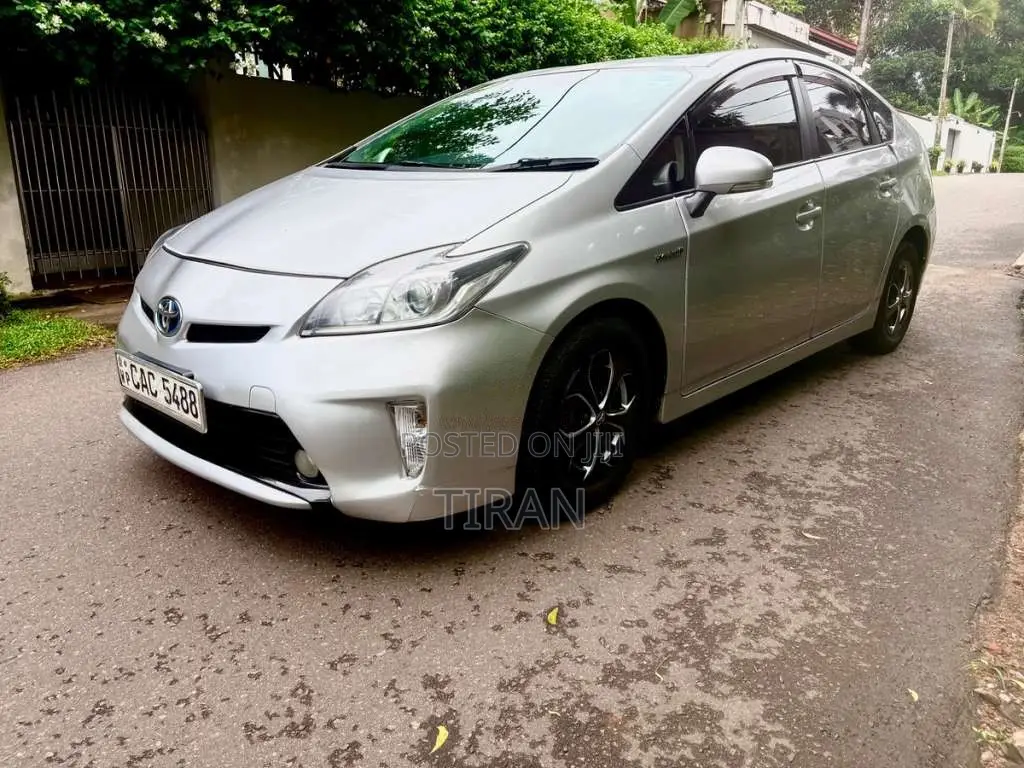 Toyota Prius 2012 Car (Used)