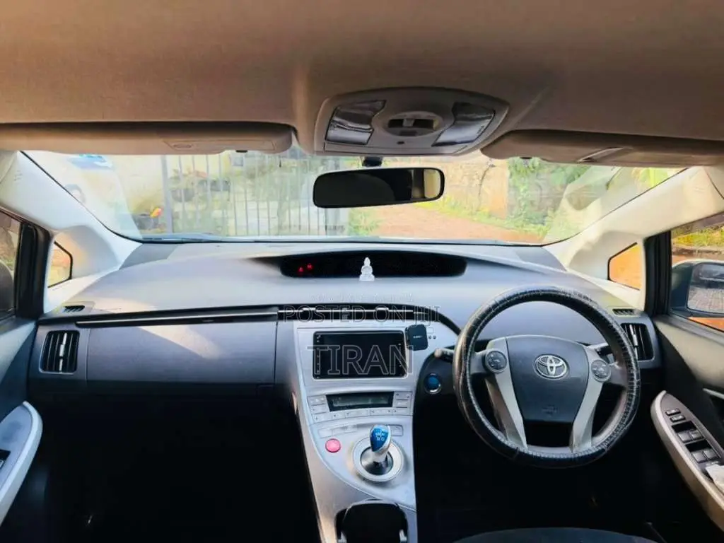 Toyota Prius 2012 Car (Used)