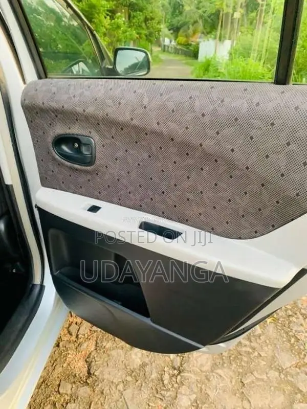 Toyota Vitz 2008 Car (Used)
