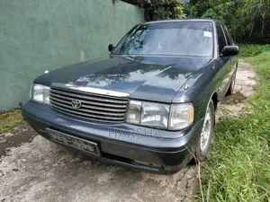Toyota Crown 1992 Car (Used)