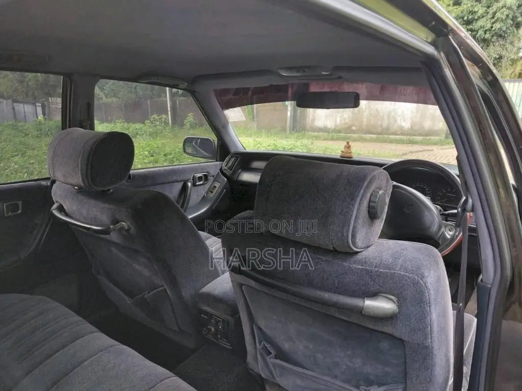 Toyota Crown 1992 Car (Used)