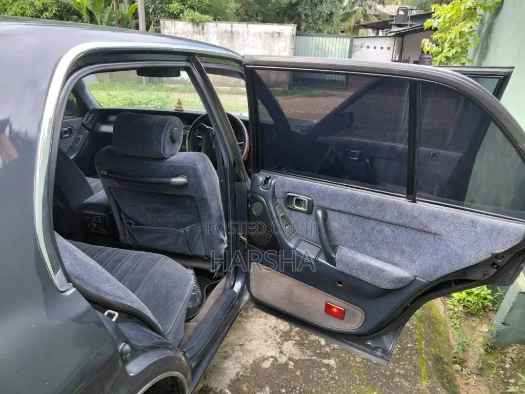 Toyota Crown 1992 Car (Used)