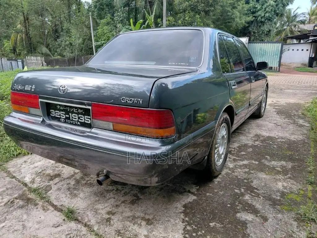 Toyota Crown 1992 Car (Used)