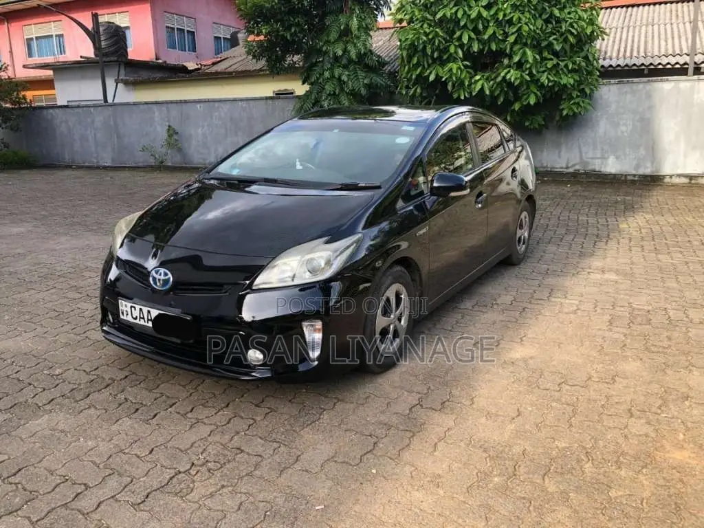 Toyota Prius 2013 Car (Used)