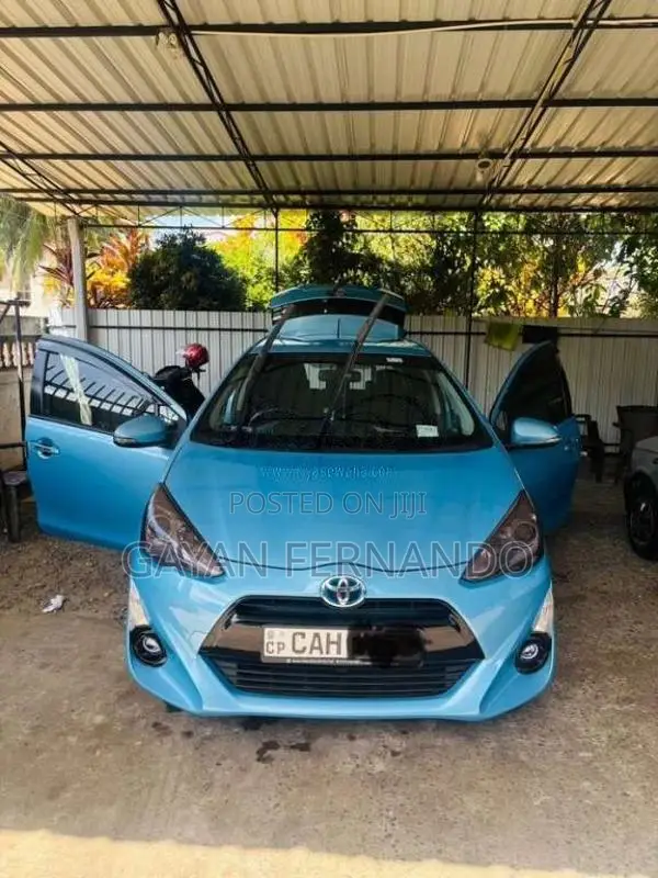 Toyota Aqua 2012 Car (Used)