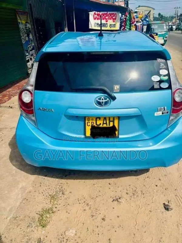 Toyota Aqua 2012 Car (Used)