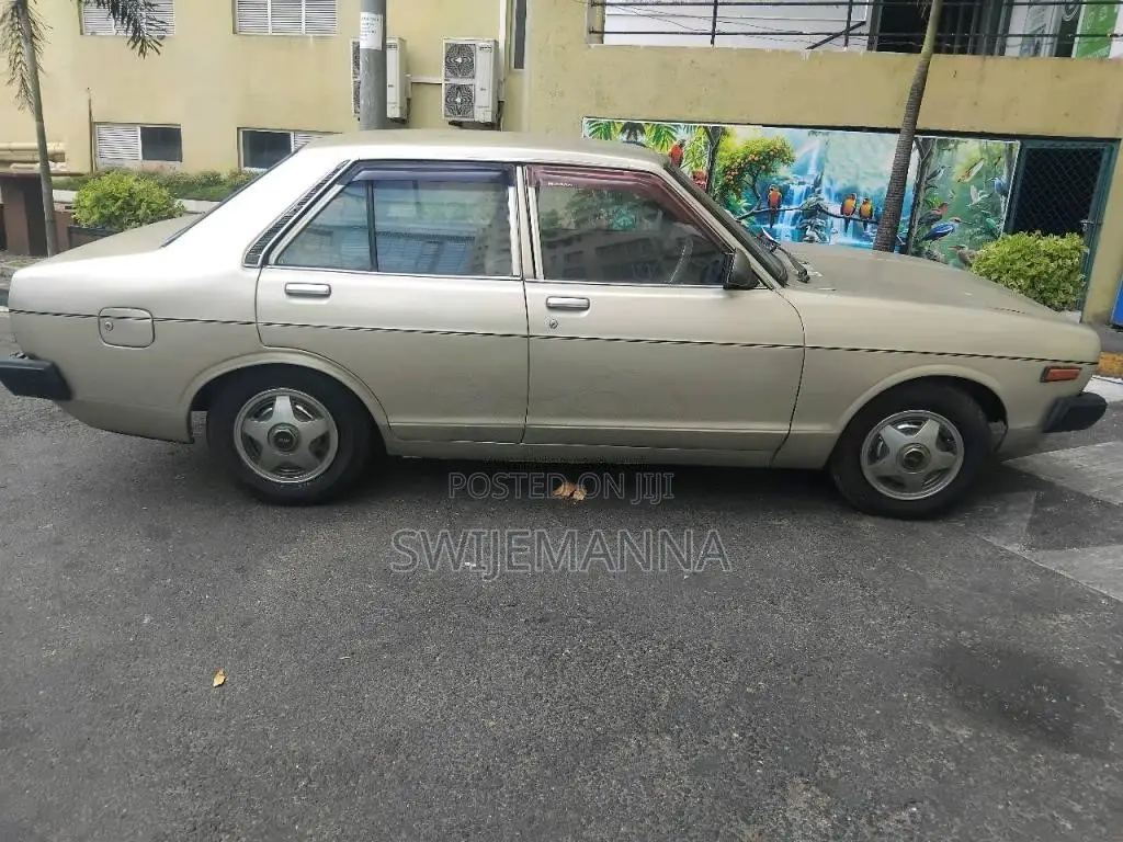 Mitsubishi Lancer Box 1980 Car (Used)