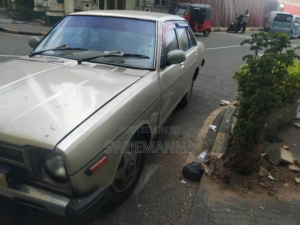 Mitsubishi Lancer Box 1980 Car (Used)