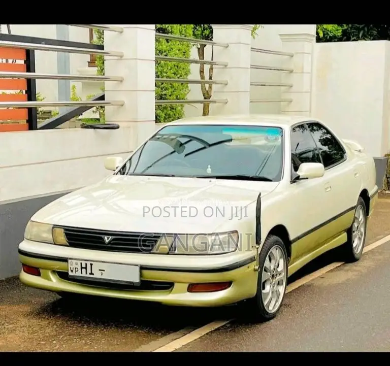 Toyota Vista SV30 1993 Car (Used)