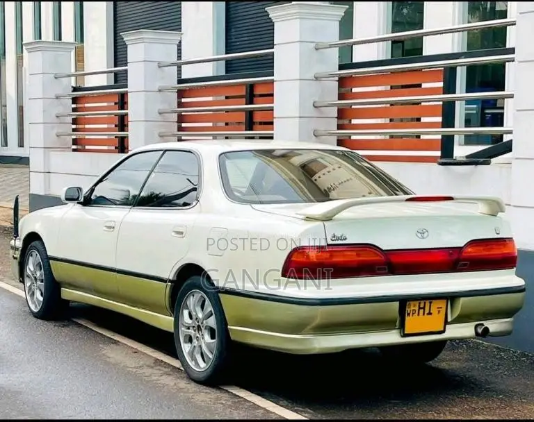 Toyota Vista SV30 1993 Car (Used)