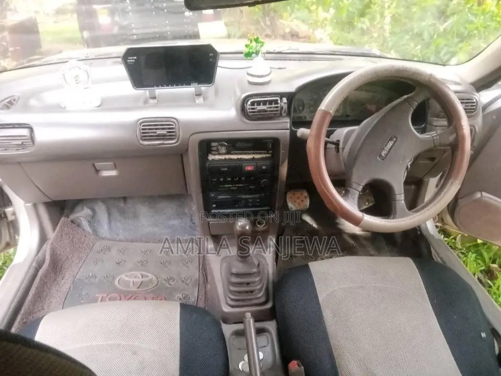 Nissan Presea 1994 Car (Used)