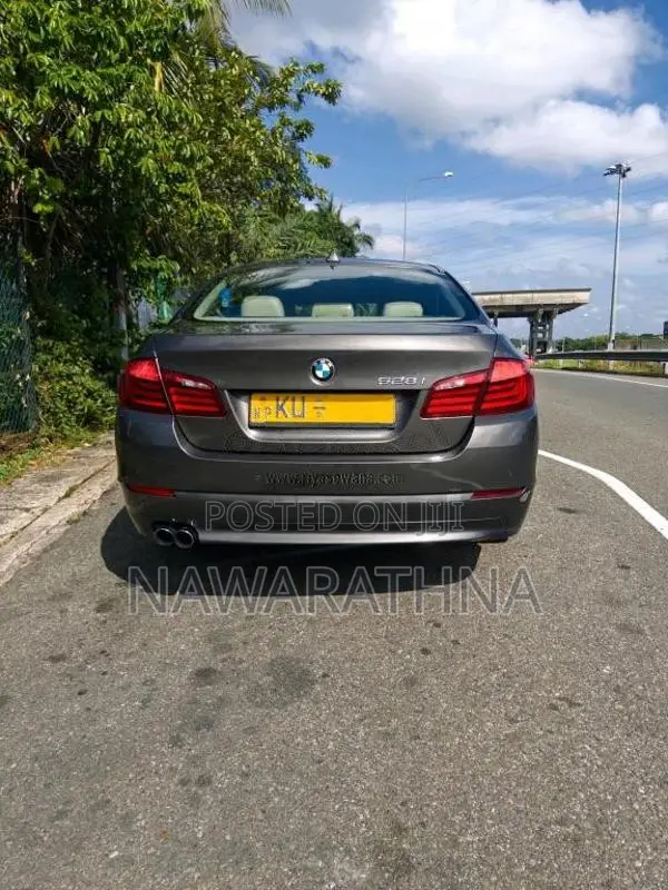 BMW 528i 2011 Car (Used)