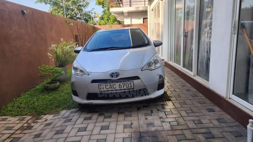 Toyota Aqua 2013 Car (Used)