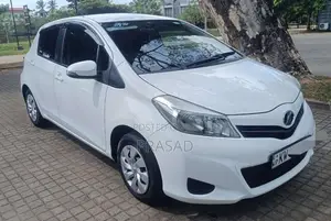 Toyota Vitz 2012 Car (Used)
