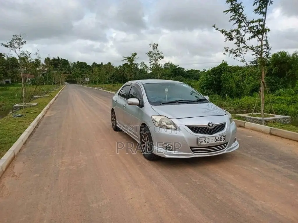 Toyota Belta 2009 Car (Used)