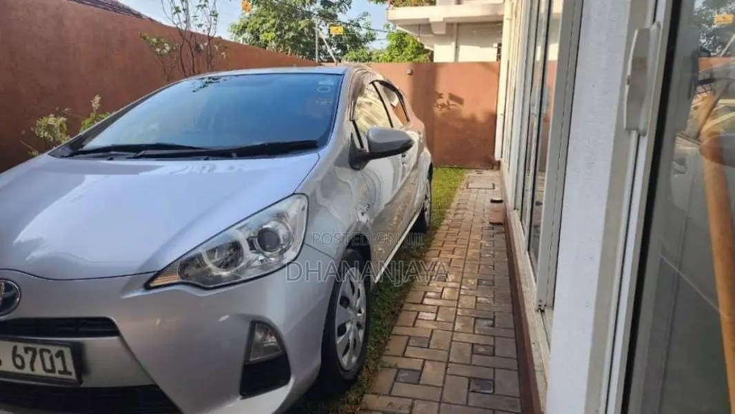 Toyota Aqua 2013 Car (Used)