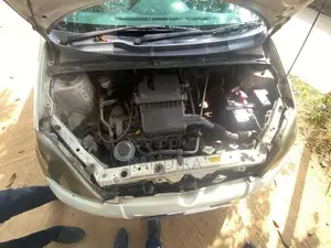 Toyota Vitz 2001 Car (Used)