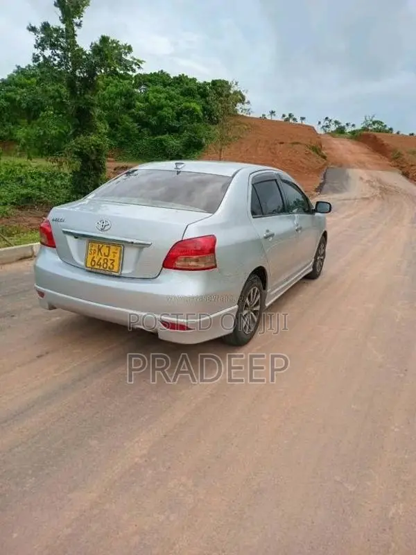 Toyota Belta 2009 Car (Used)