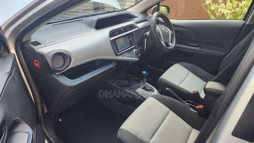 Toyota Aqua 2013 Car (Used)