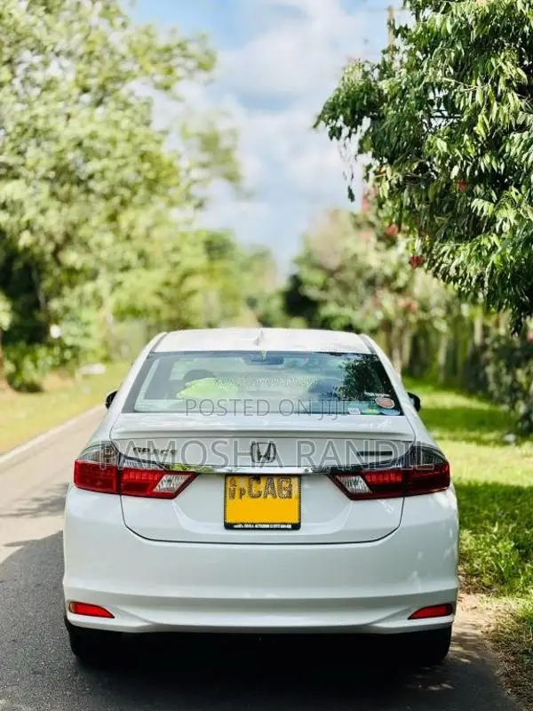 Honda Grace 2015 Car (Used)
