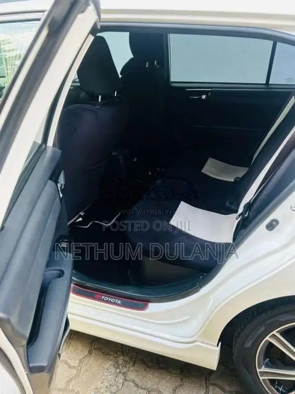 Toyota Axio 2017 Car (Used)