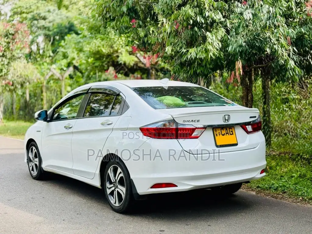 Honda Grace 2015 Car (Used)