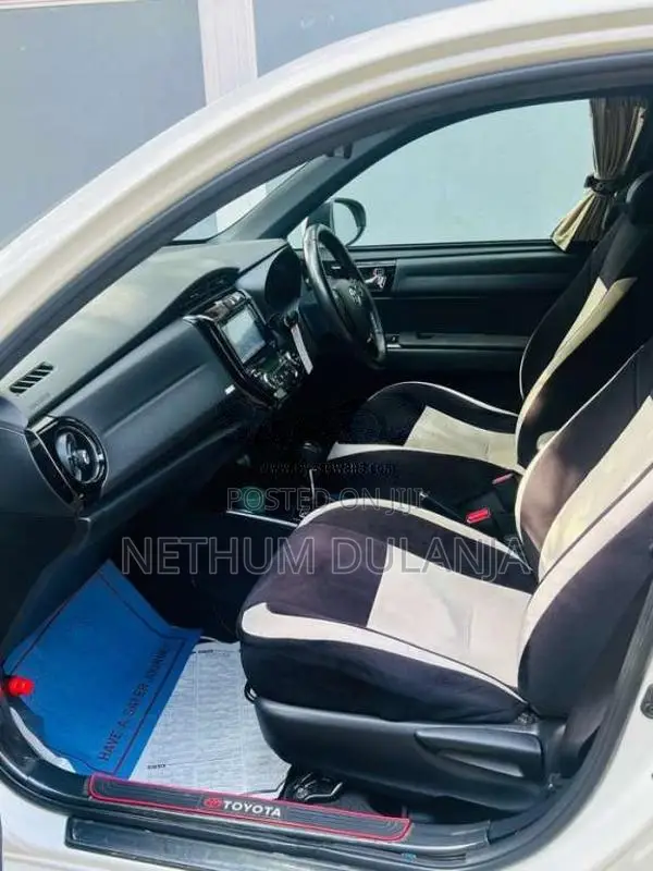 Toyota Axio 2017 Car (Used)