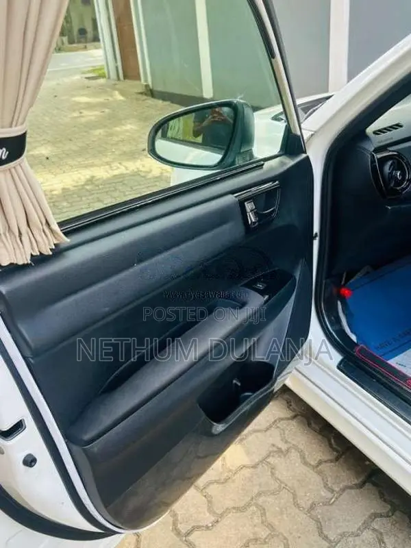 Toyota Axio 2017 Car (Used)