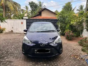 Toyota Vitz 2018 Car (Used)