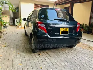 Toyota Vitz 2015 Car (Used)