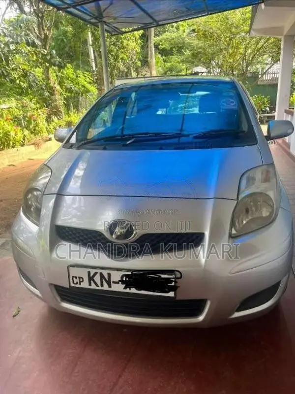 Toyota Vitz 2009 Car (Used)