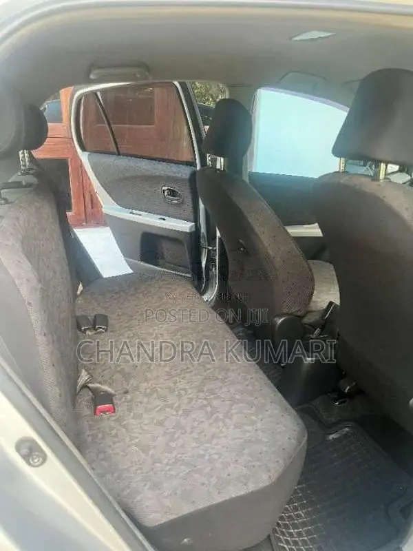 Toyota Vitz 2009 Car (Used)