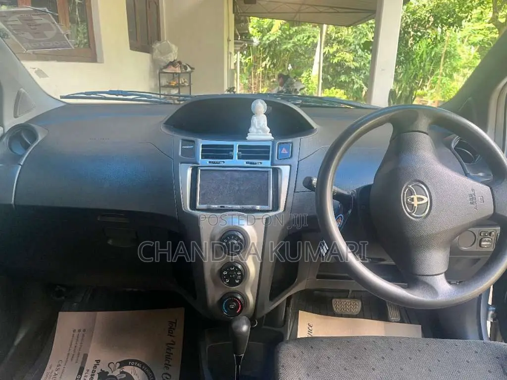 Toyota Vitz 2009 Car (Used)